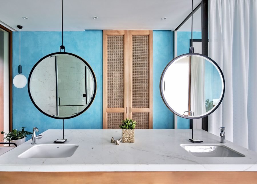 Khem Beach Resort — twin-mirror vanity